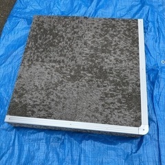 【無料】0円！美容室　用具　試着室や衣装室の台　踏み台