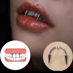 スクラパー 牙ピアス