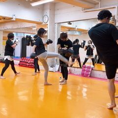 池袋駅から徒歩5分のキックボクシングジム!池袋地域で最大級の広さ!インストラクター常駐で安心のクラス制を導入!の画像