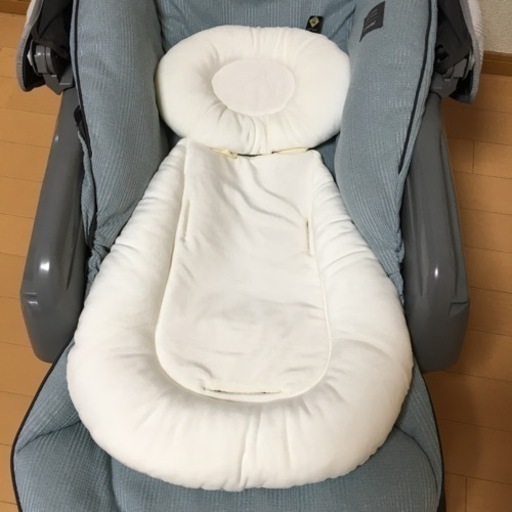 コンビ  電動バウンサー　ネムリラ AUTO SWING BEDi  EG 17,000円