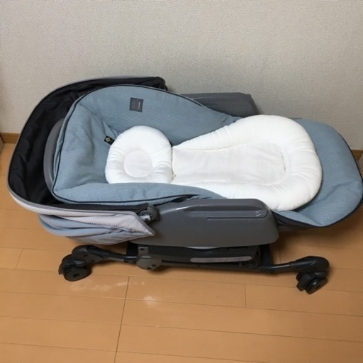 コンビ  電動バウンサー　ネムリラ AUTO SWING BEDi  EG 17,000円