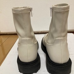 値下げ！【使用品】GU ブーツ　白 Mサイズ(23cm前後)の画像