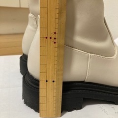 値下げ！【使用品】GU ブーツ　白 Mサイズ(23cm前後)の画像