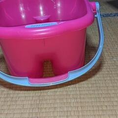【未使用品】フットバスバケツ 蛍光ピンク 足浴バケツの画像