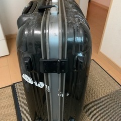 キャリーケース！現場用、物置用として？カギ無し塗装剥がれありの画像