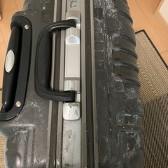 キャリーケース！現場用、物置用として？カギ無し塗装剥がれありの画像