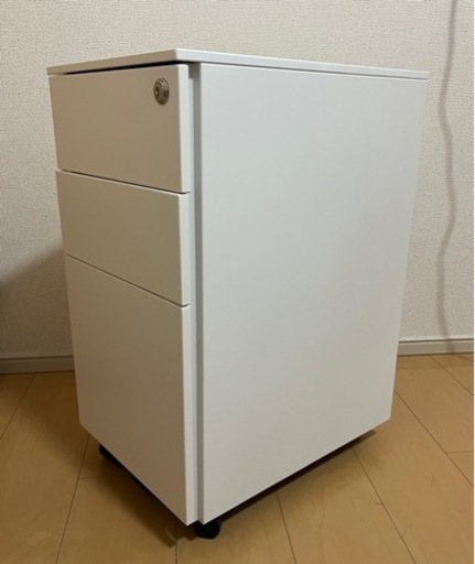 【美品】鍵付きサイドキャビネット