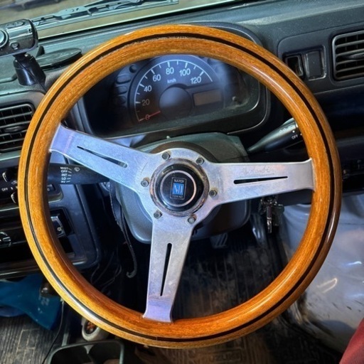 ナルディーのステアリング、ホーンボタンセット