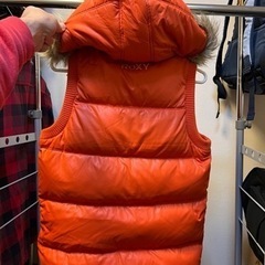 ROXY ロキシーのダウンベストの画像