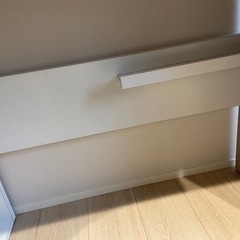 デスク　L字型　北欧系配色の画像
