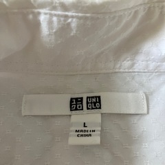 ユニクロ　ホワイトシャツ　Lの画像