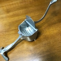 電源不要 新鮮生搾りジュース アルミ製 新品　オレンジ100％ジュース手作りの画像