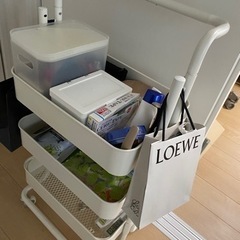 3段収納棚の画像