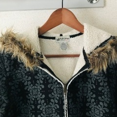 フード付パーカー　アメリカで購入　M〜L ファー付　内側ボアの画像