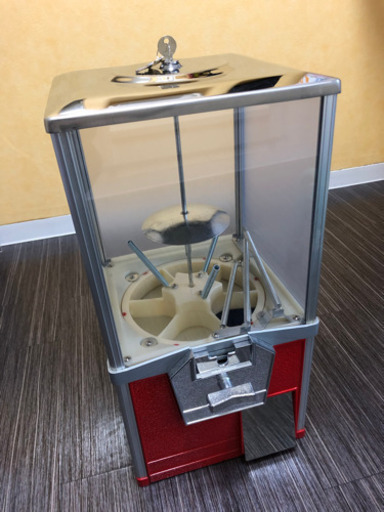 ガチャガチャマシン本体