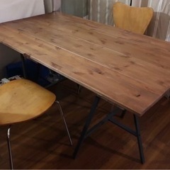 ダイニングテーブル IKEAの脚2脚付いてます