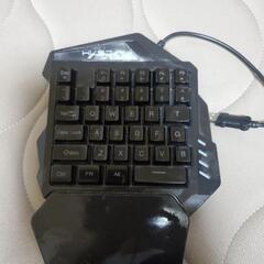 ゲーミング片手キーボード