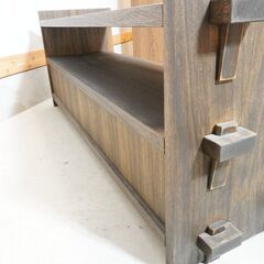 広島の家具メーカー若葉家具のテレビボードです。サイドの楔(クサビ)が魅力のレトロなローボード。使い込まれた風合いが魅力のTV台は天然木のナチュラルな質感が優しく暖かな空間のアクセントに♪MUKU工房の画像
