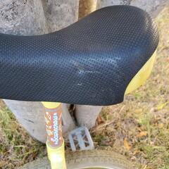 一輪車　子供用　遊具　黄色の画像