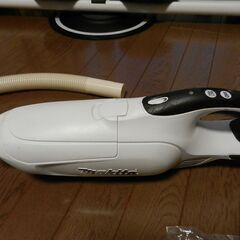 マキタ　バッテリー紙パック式掃除機の画像