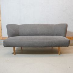 IDEE(イデー)のKAI(カイ) 2人掛けソファです。ぷっくりとした愛らしい