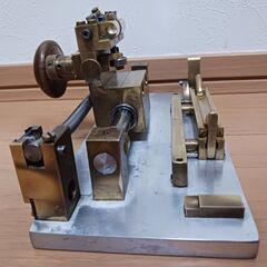管楽器の、オーボエのリードを作るための「ガウジングマシーン」(ドイツのミヒェル製)のジャンク品です。の画像