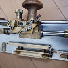 管楽器の、オーボエのリードを作るための「ガウジングマシーン」(ドイツのミヒェル製)のジャンク品です。の画像