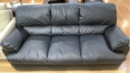 【トレファク神戸南店】3人掛けソファー、合皮ブラック【取りに来られる方限定】