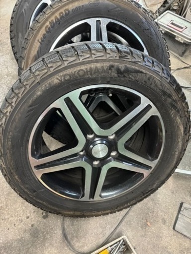 ランクル200スタッドレスタイヤホイール