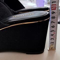 ベロアのサンダルの画像