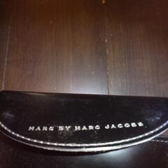 半額にします！マークジェイコブス MARC JACOBS サングラスケース ※ケースのみの画像