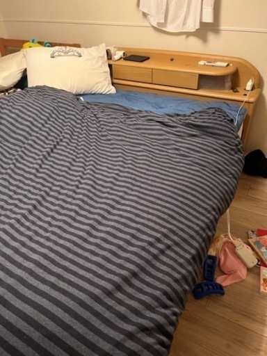 ダブルベッド、マットレス