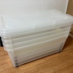 透明収納家具