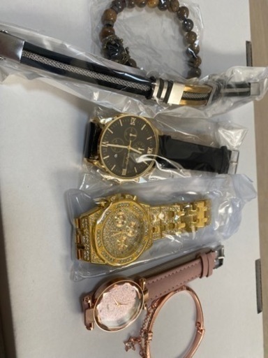 お得‼️   未使用品　　豪華なアナログ時計3点＋ブレスレット3点