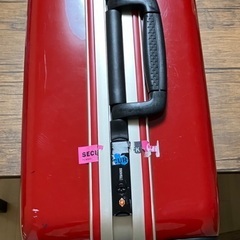 キャリーケース　欠損ありの画像