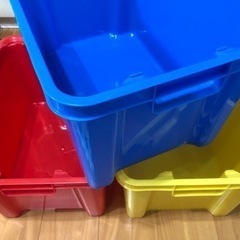 最終お値下げ！ カラーコンテナ  おもちゃ入れなどに 3色セット
