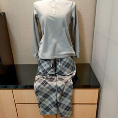 【チェック柄のパンツがおしゃれ！】グレーのルームウェア
