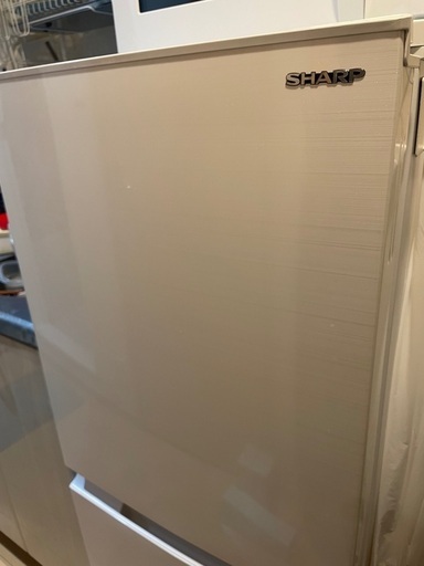 シャープ　冷蔵庫　152l