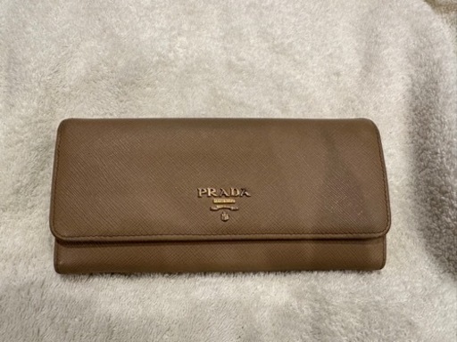 PRADA財布