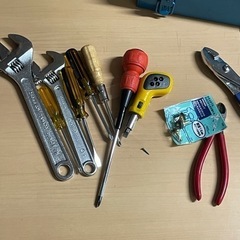 【お話中】工具一式　スパナ　ドライバー　ツールボックス　カッター...