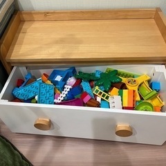 お取引中　おもちゃ箱とLEGOデュプロとアンパンマンブロックの画像