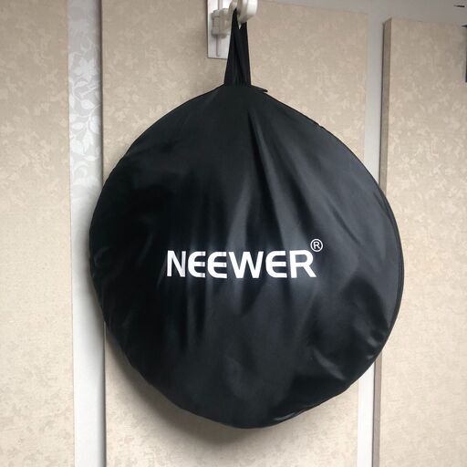 撮影用折りたたみ式丸レフ板 (銀、金、白、黒、半透明) NEEWER
