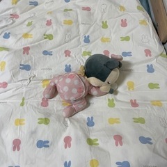 【ミニーちゃんぬいぐるみ付き】ベビー敷き布団(縦110cm.横70cm)とシーツセットの画像