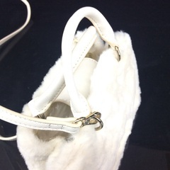 Samantha サマンサタバサ プチチョイス 白レザー×フェイクファー 2way ななめがけショルダーミニバッグの画像
