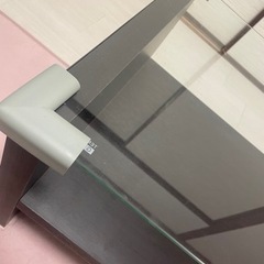 ガラスローテーブルの画像