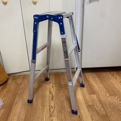 脚立　アルミ製　折りたたみの画像