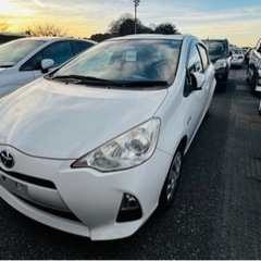 Toyota aqua 2012 の画像