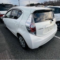 Toyota aqua 2012 の画像