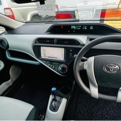 Toyota aqua 2012 の画像