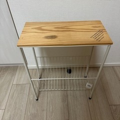 サイドテーブル